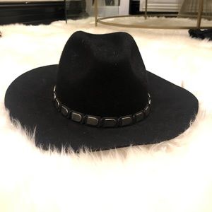 NEVER WORN PERFECT BLACK HAT